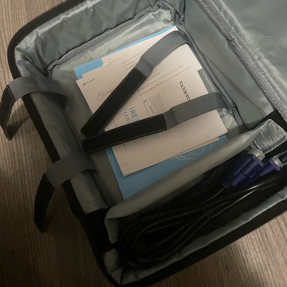 Vankyo Mini Projector - Picture 5 of 5